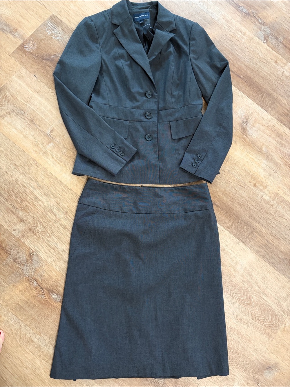 Banana Republic Size 8 Blazer and Matching Professional Pencil Skirt